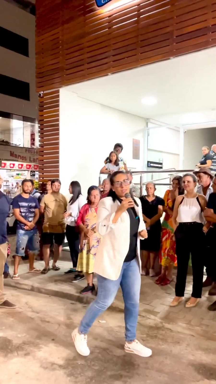 Camacã: Prefeitura recebe uma nova Retroescavadeira e reforça sua frota